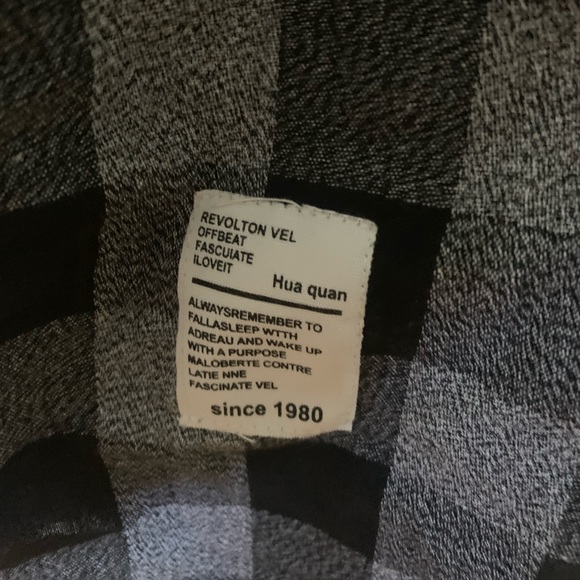 Gray and black flannel - Picture 3 of 3